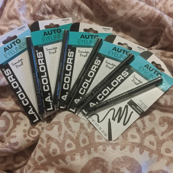 SALE Lot of 4 Black & 1 Navy L.A. Colors Auto Eyeliner Smudge Proof - Picture 2 of 4